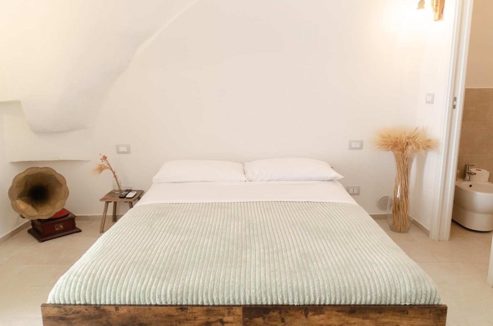 Aca Suite Luxury With Jacuzzi Adelfia Extérieur photo
